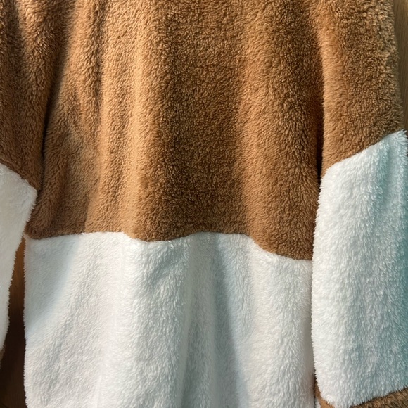 NWOT Sherpa sweatshirt white and tan super soft sweatshirt size Medium - Picture 10 of 15